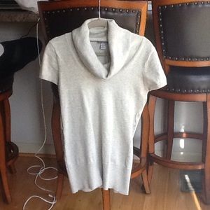 Body Central gray short sleeve sweater